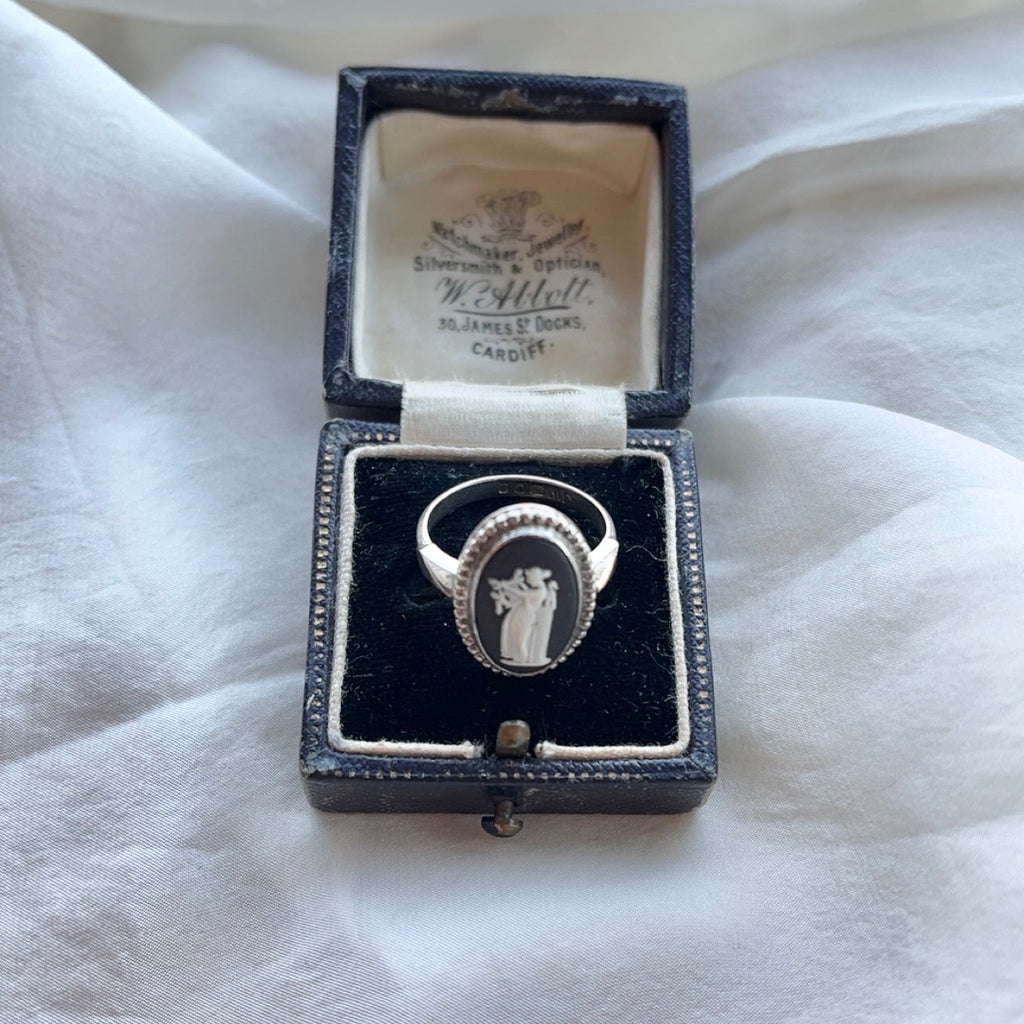 Sterling Silver Black and White Vintage Wedgwood Ring Size M